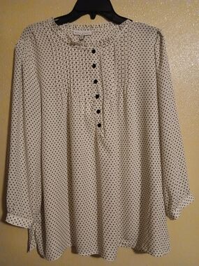 XL Women's Long Sleeve Cream Polka Dot Blouse